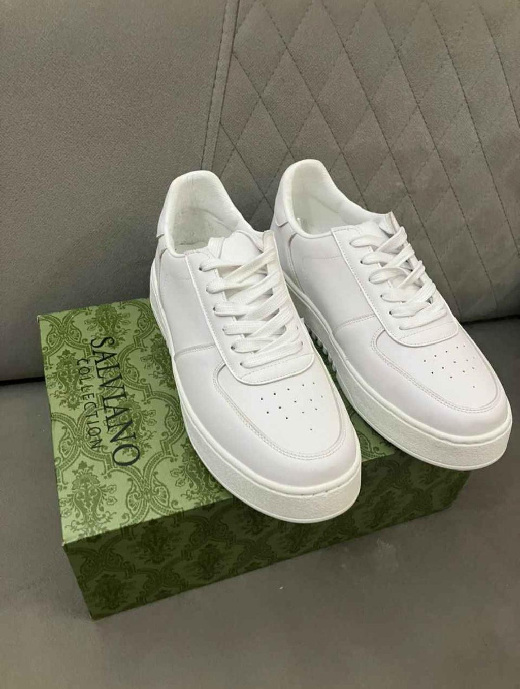 Sneakers حذاء أبيض مريح وعصري للرجال